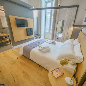 https://cafune-rooms.catania-hotels.net